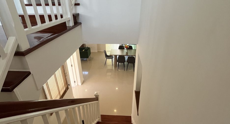 For rent 4 bedrooms house in Mueang Chiang Mai, Chiang Mai