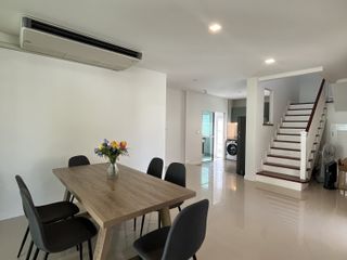 For rent 4 bedrooms house in Mueang Chiang Mai, Chiang Mai