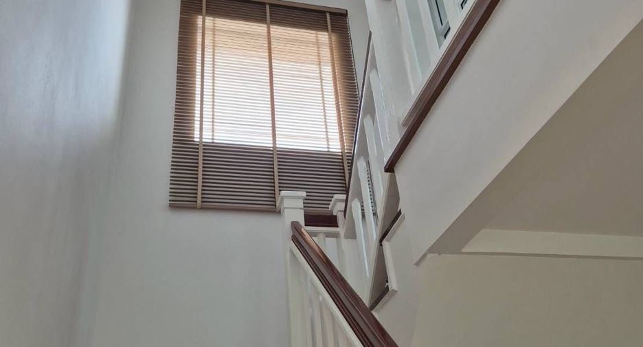 For rent 4 bedrooms house in Mueang Chiang Mai, Chiang Mai