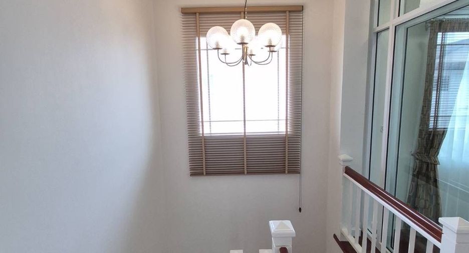 For rent 4 bedrooms house in Mueang Chiang Mai, Chiang Mai