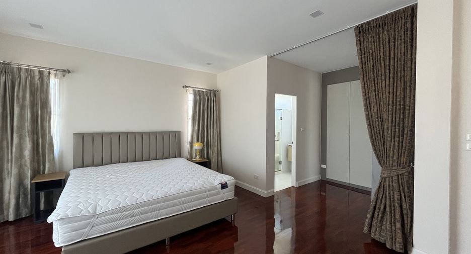 For rent 4 bedrooms house in Mueang Chiang Mai, Chiang Mai