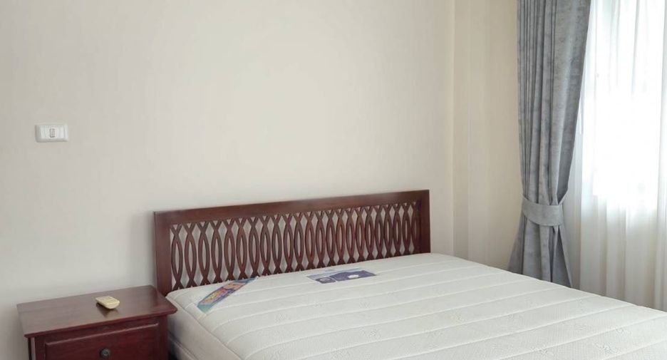 For rent 4 bedrooms house in Mueang Chiang Mai, Chiang Mai