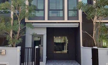 出售 和 出租 3 卧室 联排别墅 在 Bang Phli, Samut Prakan