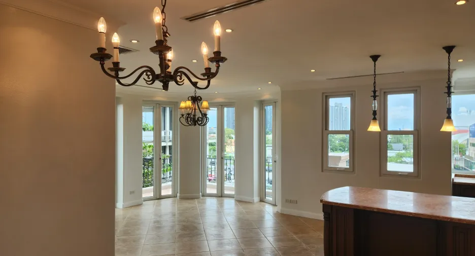 Condo en venta y en alquiler de 3 habitaciones en Bang Phli, Samut Prakan