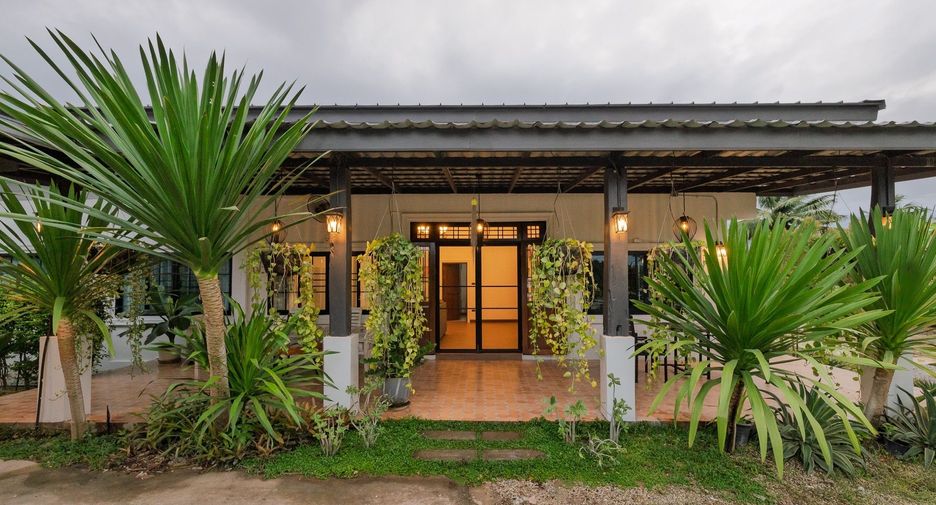 For sale 5 bedrooms house in Saraphi, Chiang Mai
