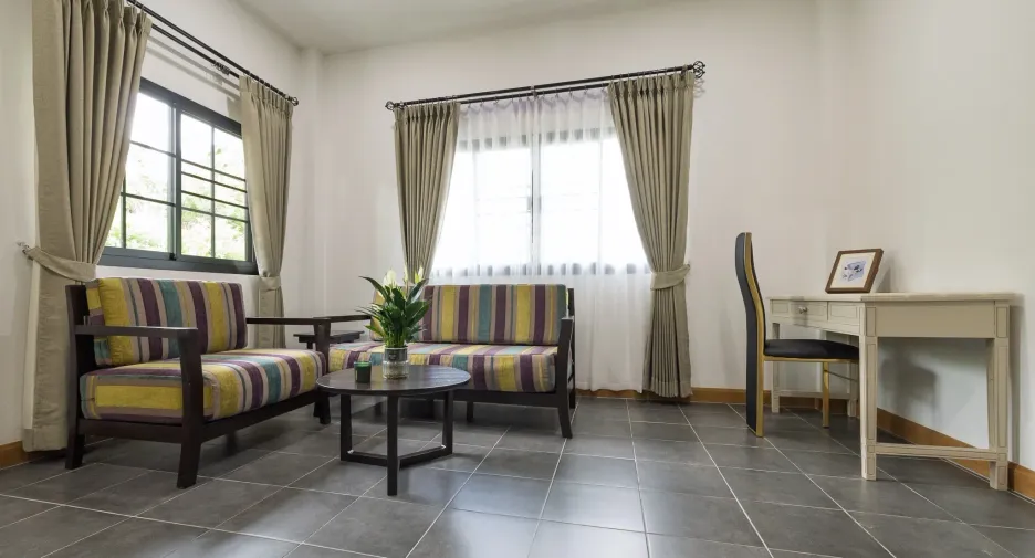 For sale 5 bedrooms house in Saraphi, Chiang Mai