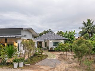 For sale 5 bedrooms house in Saraphi, Chiang Mai