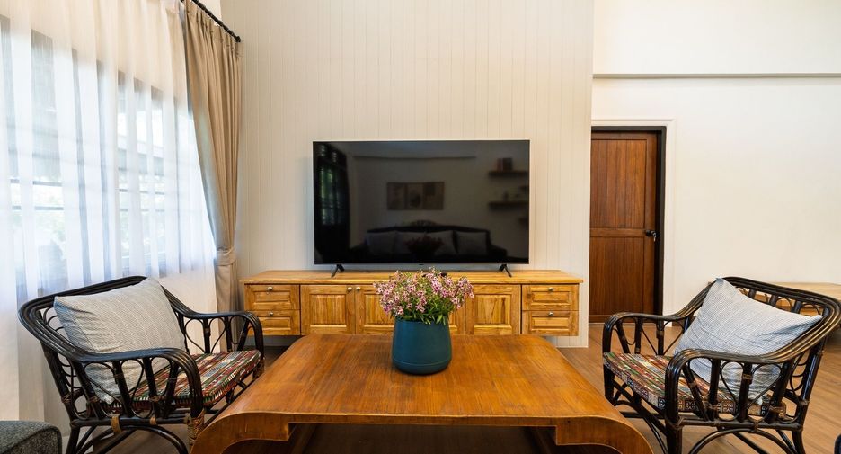 For sale 5 bedrooms house in Saraphi, Chiang Mai