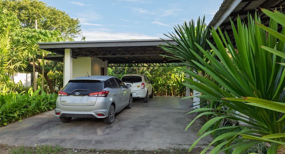 For sale 5 bedrooms house in Saraphi, Chiang Mai