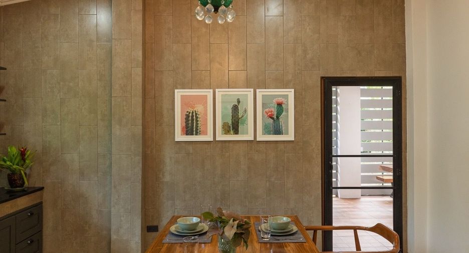 For sale 5 bedrooms house in Saraphi, Chiang Mai
