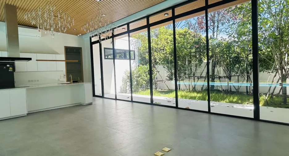 For sale 4 bedrooms house in Lak Si, Bangkok