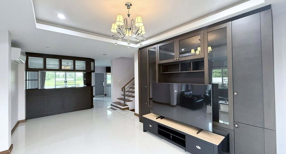 Haus zur Miete mit 5 Zimmer in San Sai, Chiang Mai