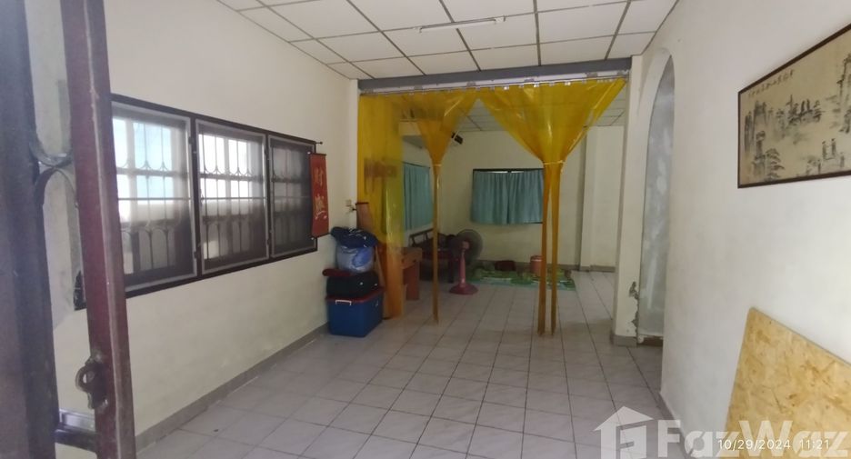 À vendre 4 chambres maison à Taling Chan, Bangkok