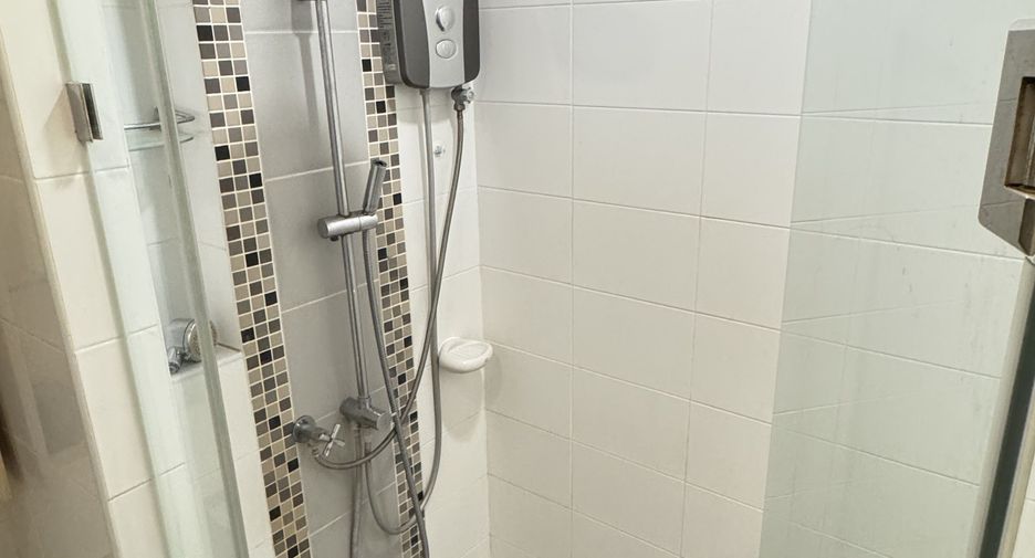 For sale 1 bed condo in Thon Buri, Bangkok