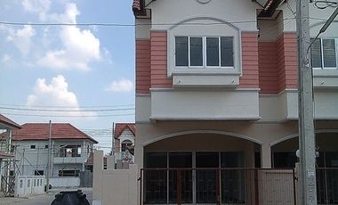 For rent 3 bedrooms townhouse in Nong Khaem, Bangkok