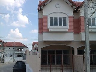 For Rent 3 Bedroom Townhouse In Nong Khaem, Bangkok