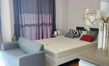 Condo en alquiler de 1 habitaciones en Yan Nawa, Bangkok