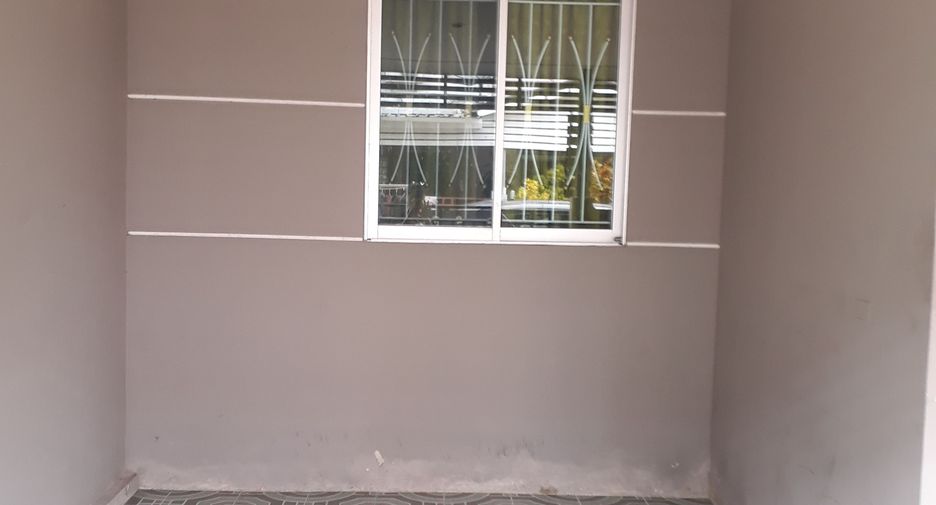 For sale 3 bedrooms townhouse in Min Buri, Bangkok