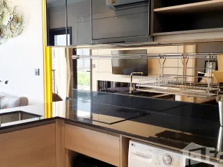 Продажа 1 кровать кондо в Хуаи Кхщанг, Бангкок