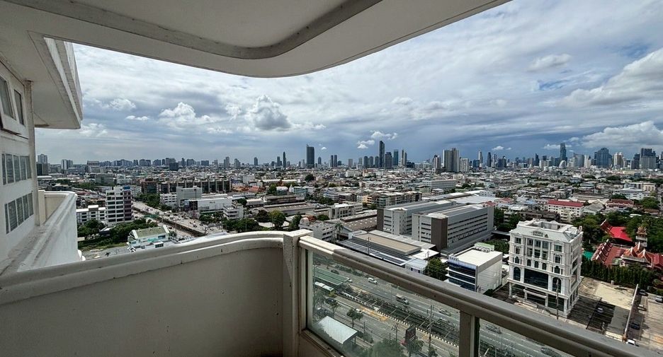 For sale 3 bedrooms condo in Bang Kho Laem, Bangkok
