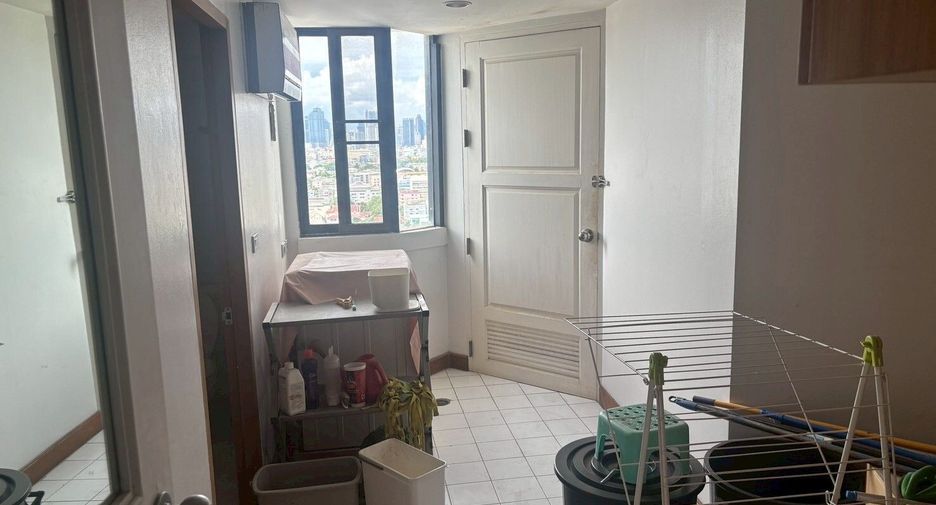 For sale 3 bedrooms condo in Bang Kho Laem, Bangkok