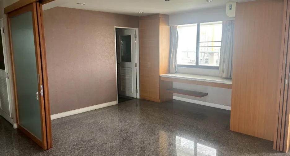 For sale 3 bedrooms condo in Bang Kho Laem, Bangkok