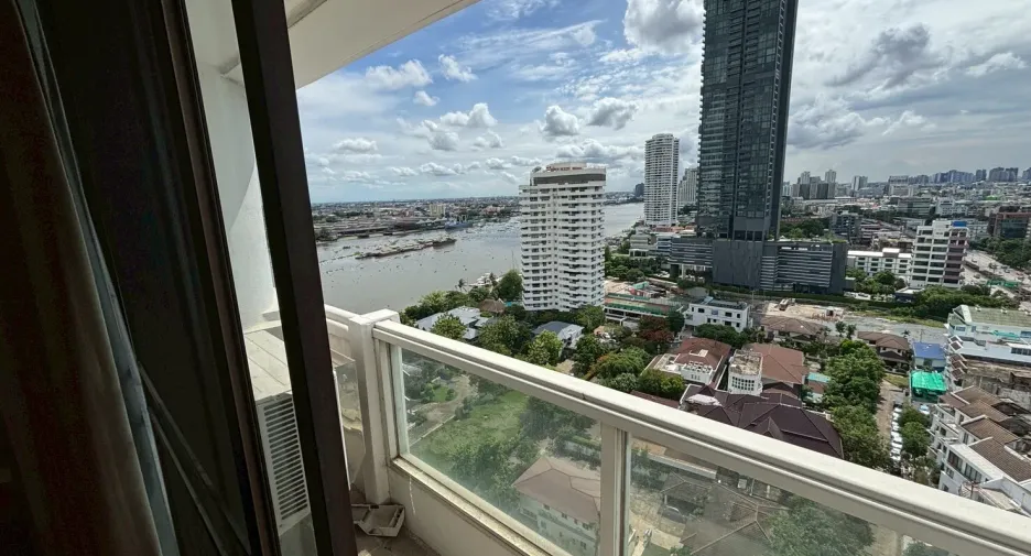 For sale 3 bedrooms condo in Bang Kho Laem, Bangkok