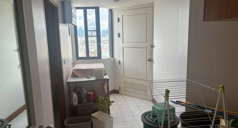 For sale 3 bedrooms condo in Bang Kho Laem, Bangkok