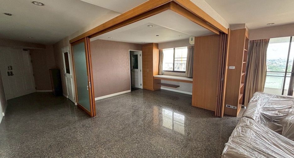 For sale 3 bedrooms condo in Bang Kho Laem, Bangkok