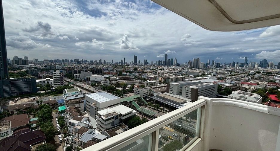 For sale 3 bedrooms condo in Bang Kho Laem, Bangkok