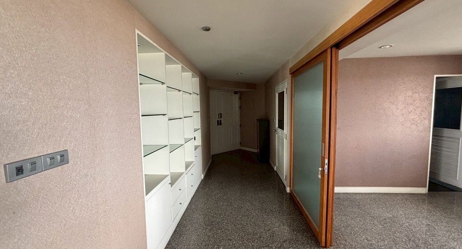 For sale 3 bedrooms condo in Bang Kho Laem, Bangkok