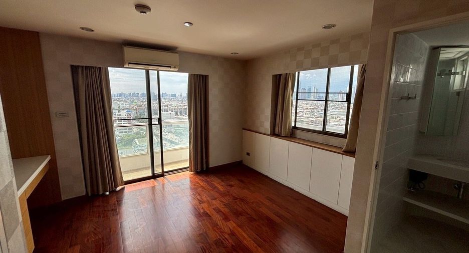 For sale 3 bedrooms condo in Bang Kho Laem, Bangkok