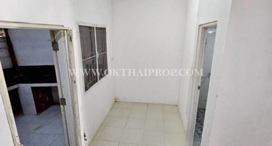 For sale 3 bedrooms townhouse in Lat Krabang, Bangkok