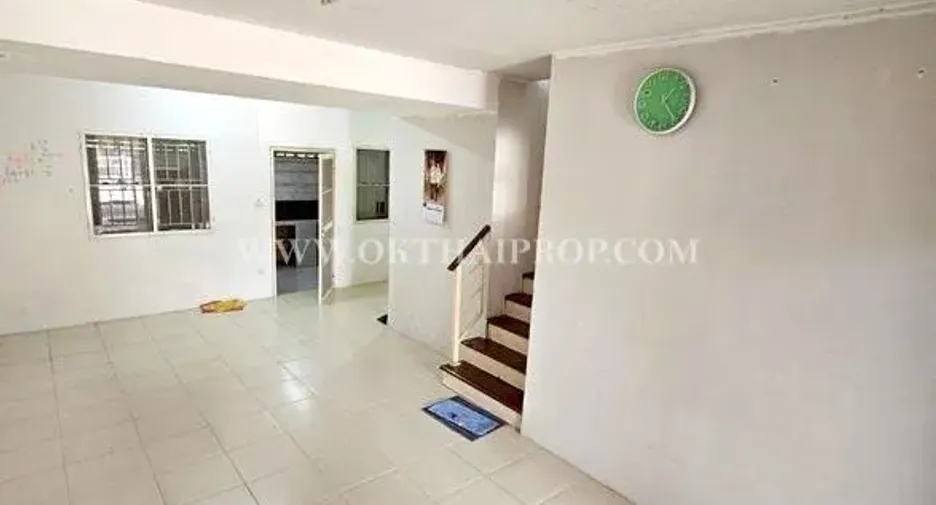 For sale 3 bedrooms townhouse in Lat Krabang, Bangkok