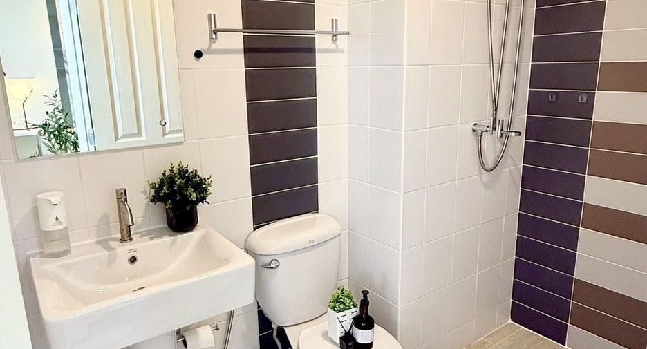 For sale 1 bed condo in Bangkok Noi, Bangkok