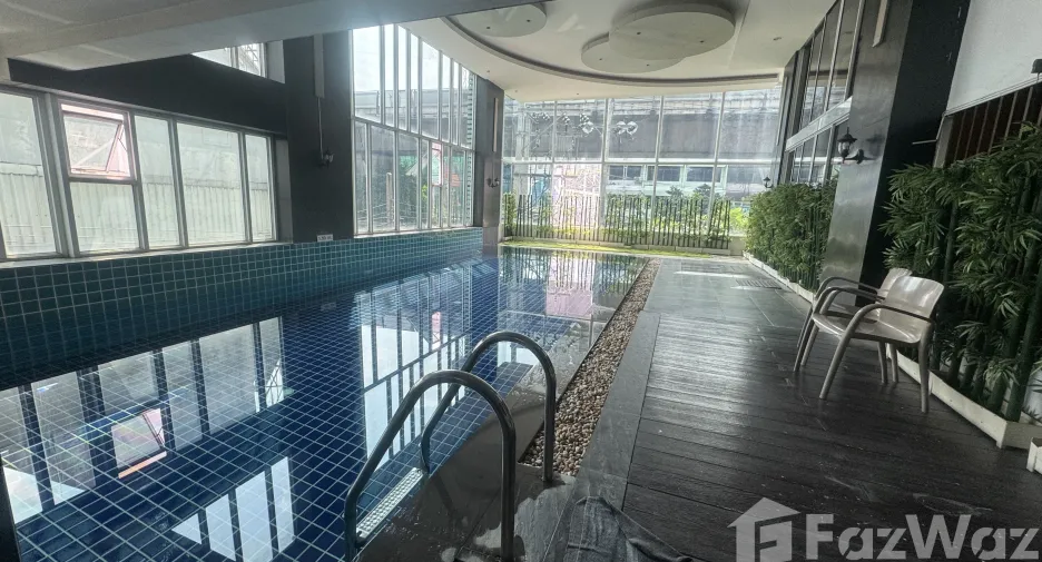 For sale 2 bedrooms condo in Khlong Toei, Bangkok