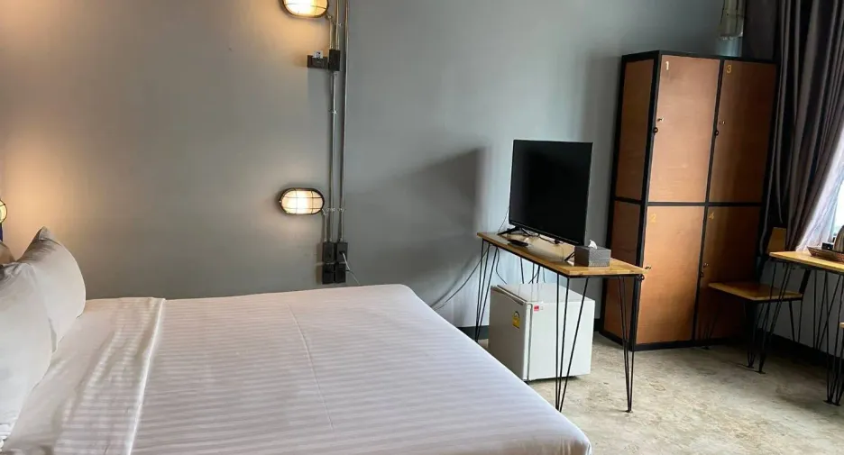 For sale 20 bedrooms hotel in Bang Rak, Bangkok