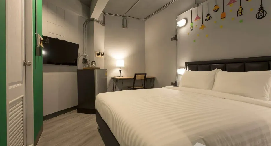 For sale 20 bedrooms hotel in Bang Rak, Bangkok
