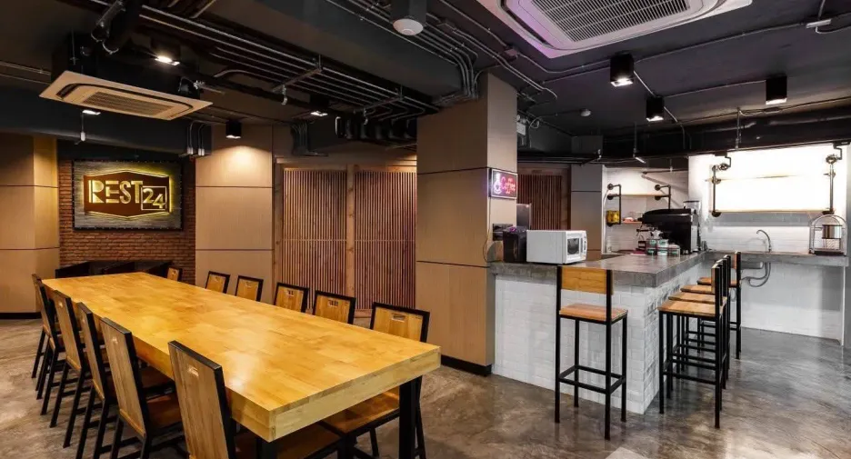 For sale 20 bedrooms hotel in Bang Rak, Bangkok