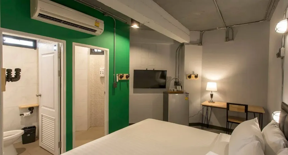 For sale 20 bedrooms hotel in Bang Rak, Bangkok