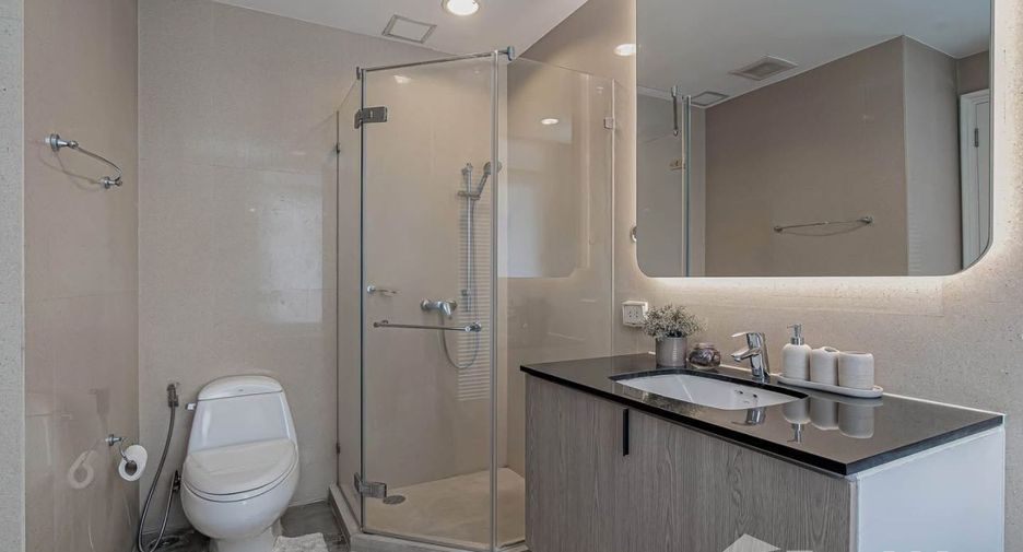 For sale and for rent 3 bedrooms condo in Watthana, Bangkok