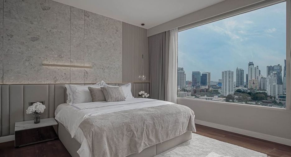 For sale and for rent 3 bedrooms condo in Watthana, Bangkok