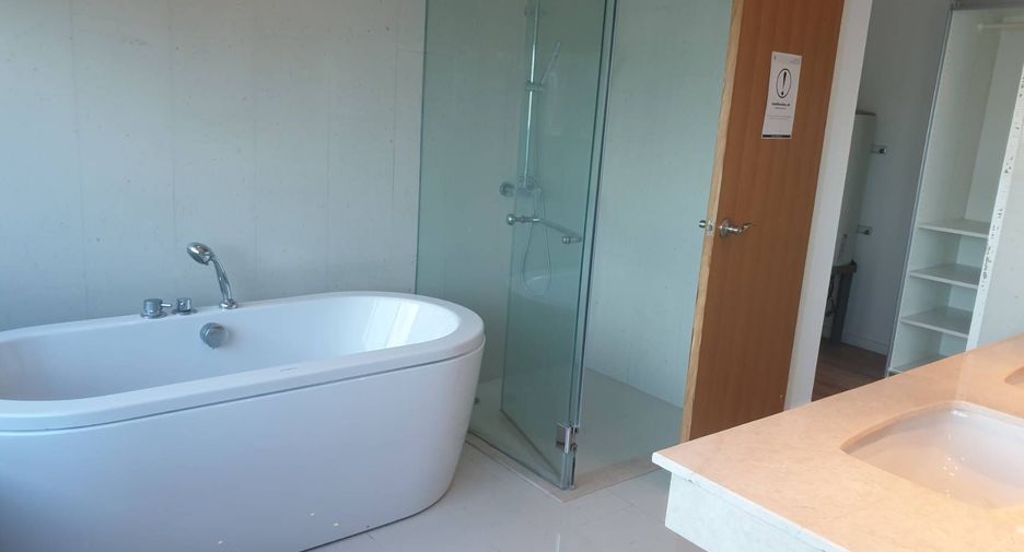 For sale 2 bedrooms condo in Pathum Wan, Bangkok