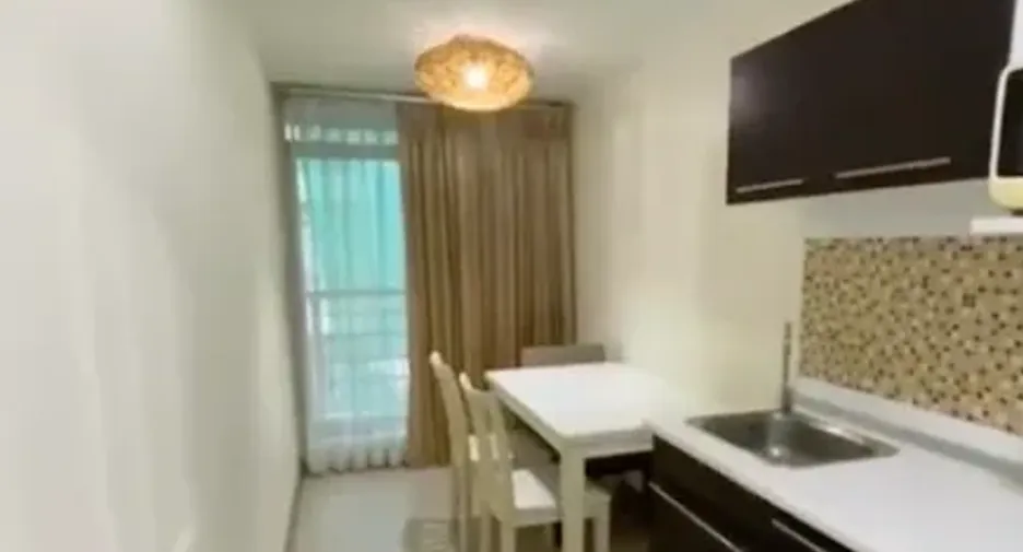 Wohnung zum Kauf und zur Miete mit 1 Zimmer in Phra Khanong, Bangkok