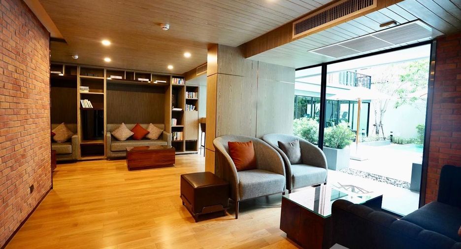 For sale 2 bedrooms condo in Pathum Wan, Bangkok