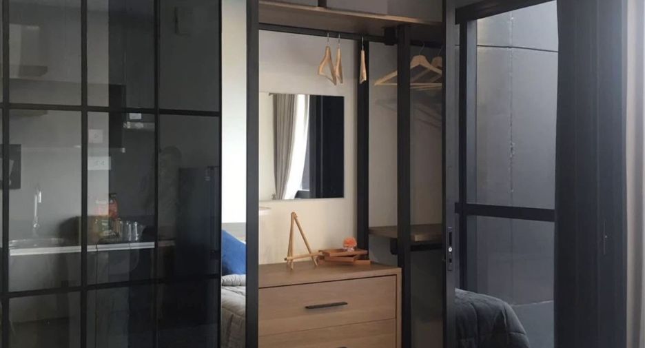 À vendre et à louer studio condo à Bang Rak, Bangkok
