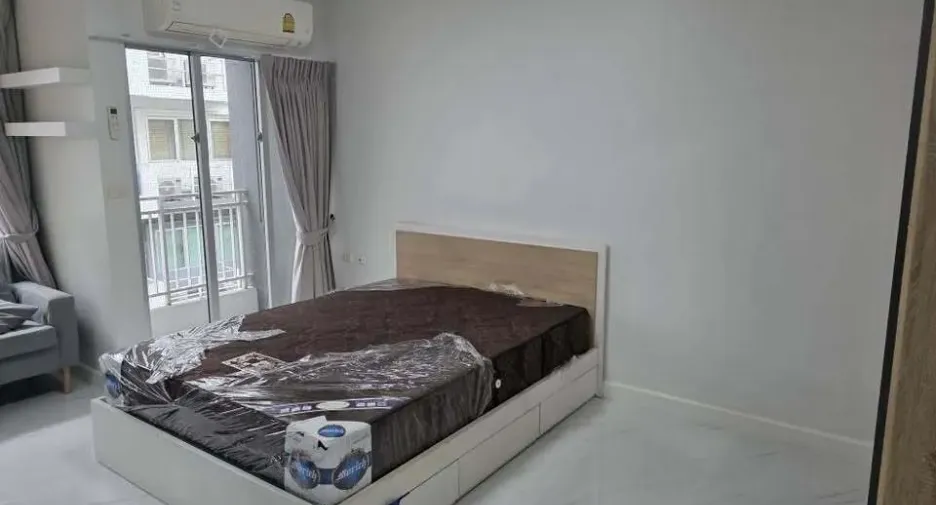 For rent studio condo in Phra Khanong, Bangkok