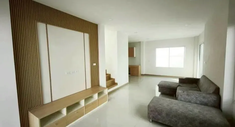 For rent 3 ベッドルーム house in Saraphi, Chiang Mai