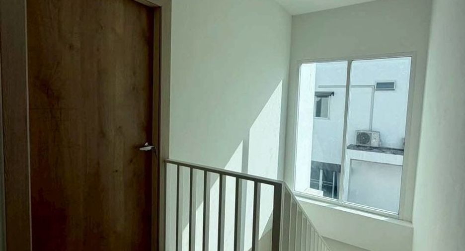 For rent 3 ベッドルーム house in Saraphi, Chiang Mai