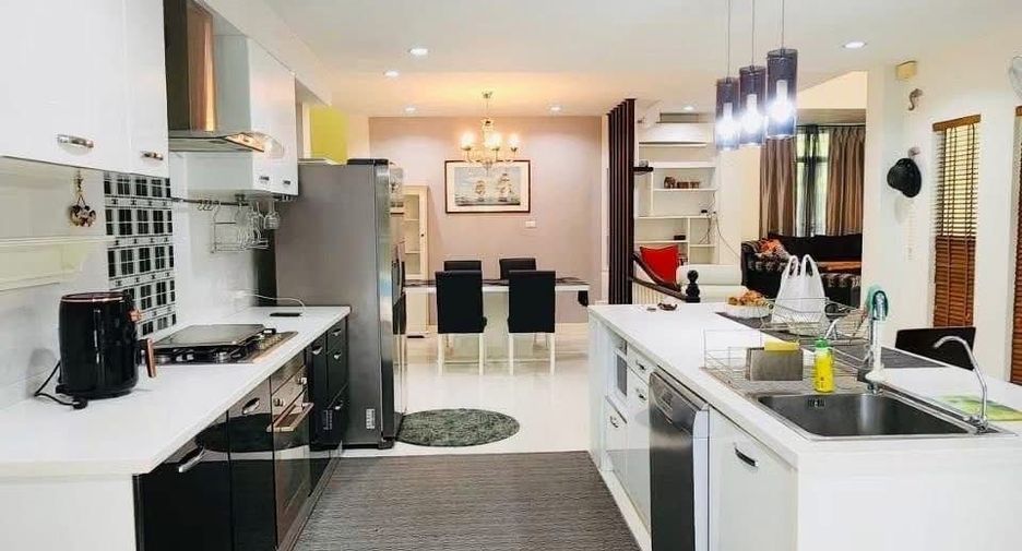 For rent 4 bedrooms house in San Sai, Chiang Mai